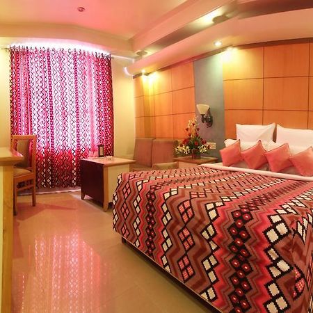 Hotel Grand International Rāipur Kültér fotó