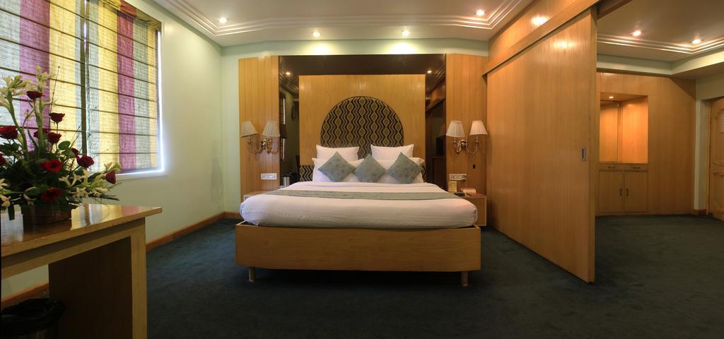 Hotel Grand International Rāipur Kültér fotó