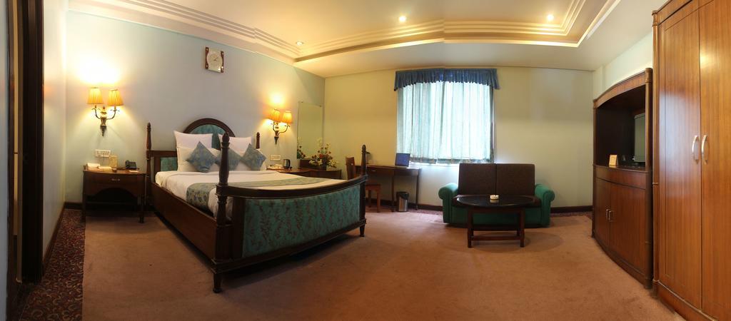 Hotel Grand International Rāipur Kültér fotó