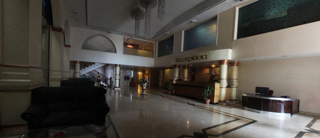 Hotel Grand International Rāipur Kültér fotó