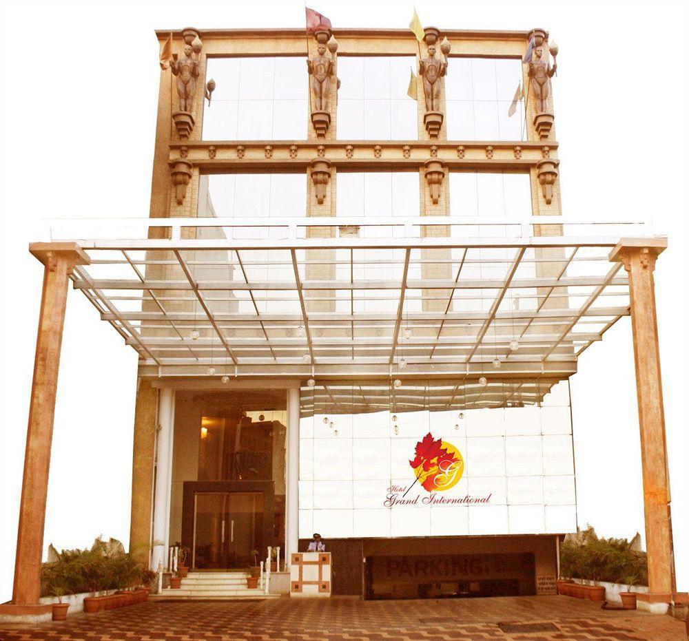 Hotel Grand International Rāipur Kültér fotó