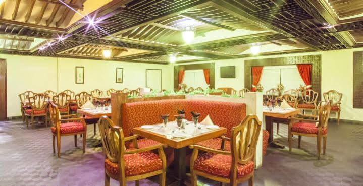 Hotel Grand International Rāipur Kültér fotó