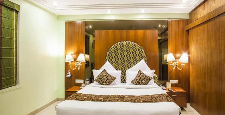 Hotel Grand International Rāipur Kültér fotó