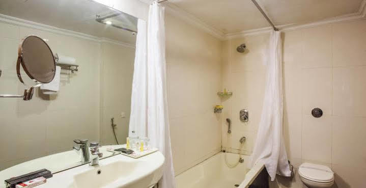 Hotel Grand International Rāipur Kültér fotó