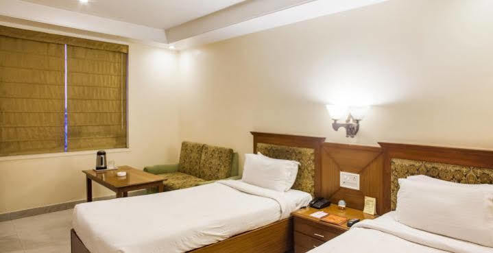 Hotel Grand International Rāipur Kültér fotó