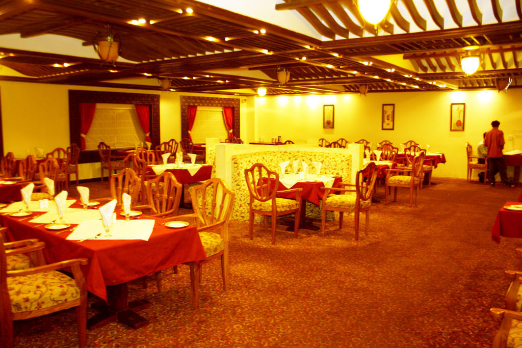 Hotel Grand International Rāipur Kültér fotó