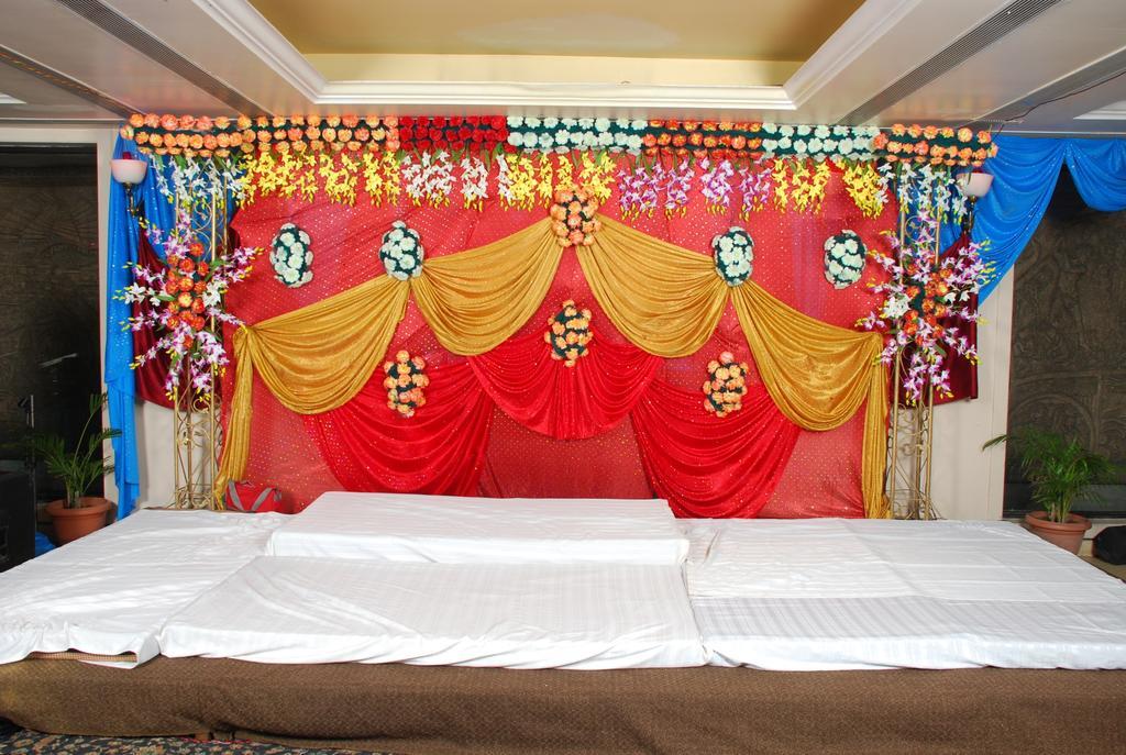 Hotel Grand International Rāipur Kültér fotó