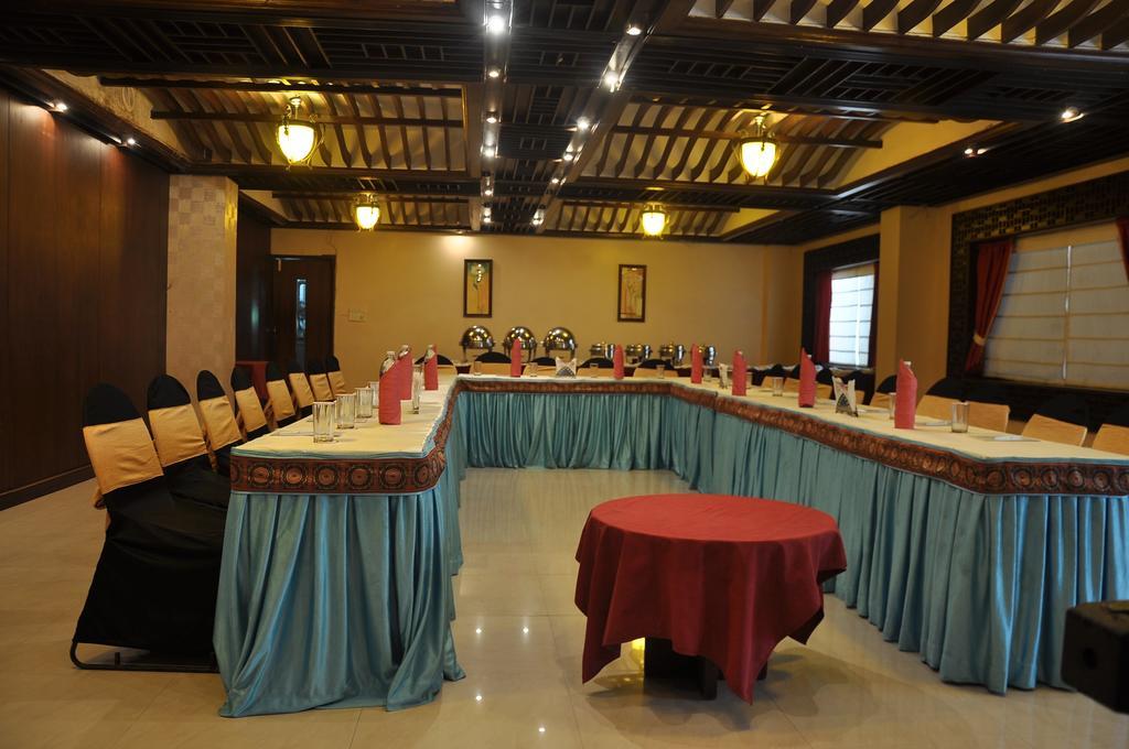 Hotel Grand International Rāipur Kültér fotó
