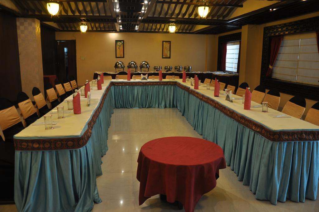 Hotel Grand International Rāipur Kültér fotó