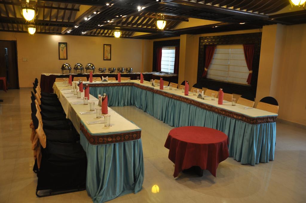 Hotel Grand International Rāipur Kültér fotó